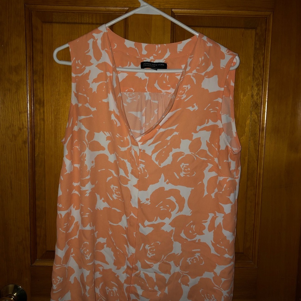 Sleeveless blouse